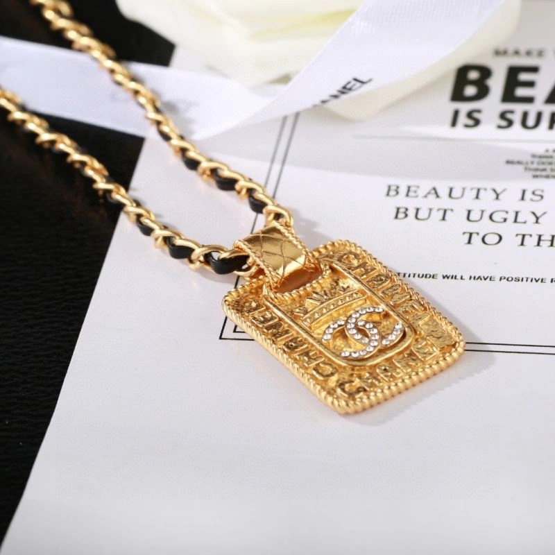 Timeless Chanel Necklaces 226882