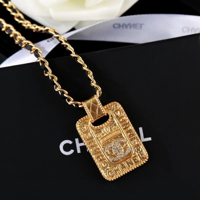 Timeless Chanel Necklaces 226882