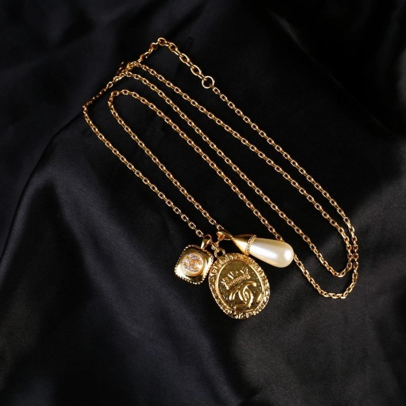 Comfortable Chanel Necklaces 226907