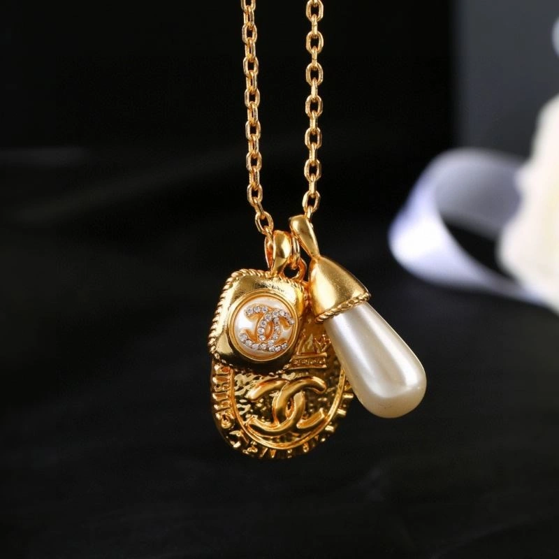 Comfortable Chanel Necklaces 226907