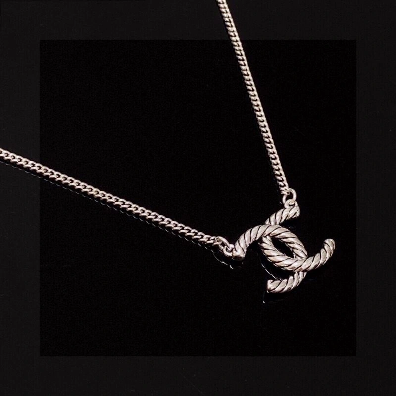 Effortless Chanel Necklaces 226839