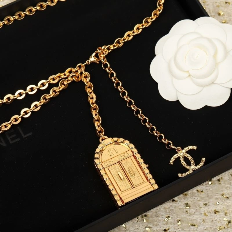 Stylish Chanel Necklaces 226843
