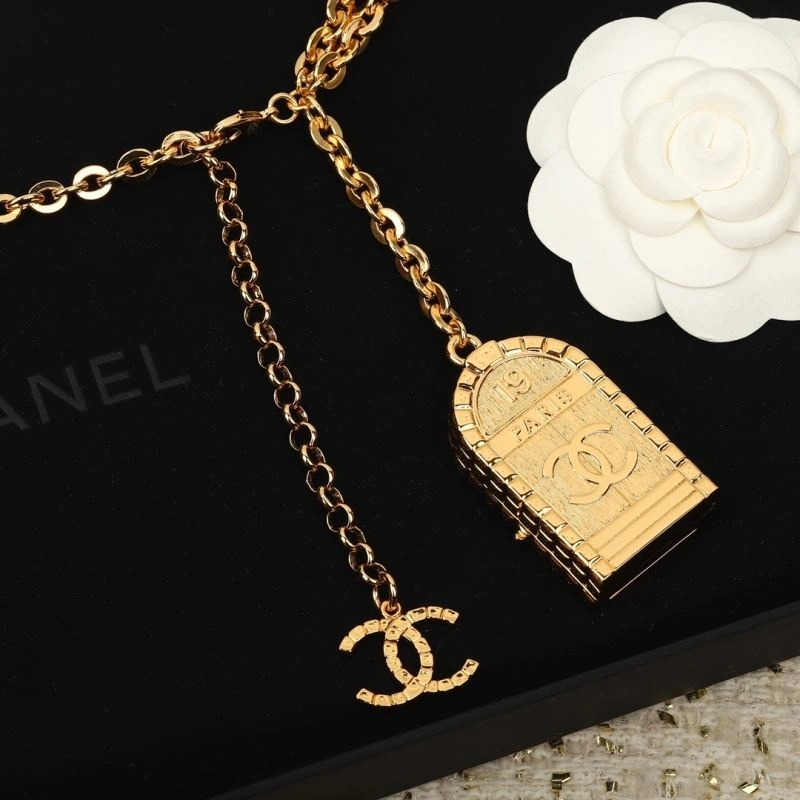 Stylish Chanel Necklaces 226843