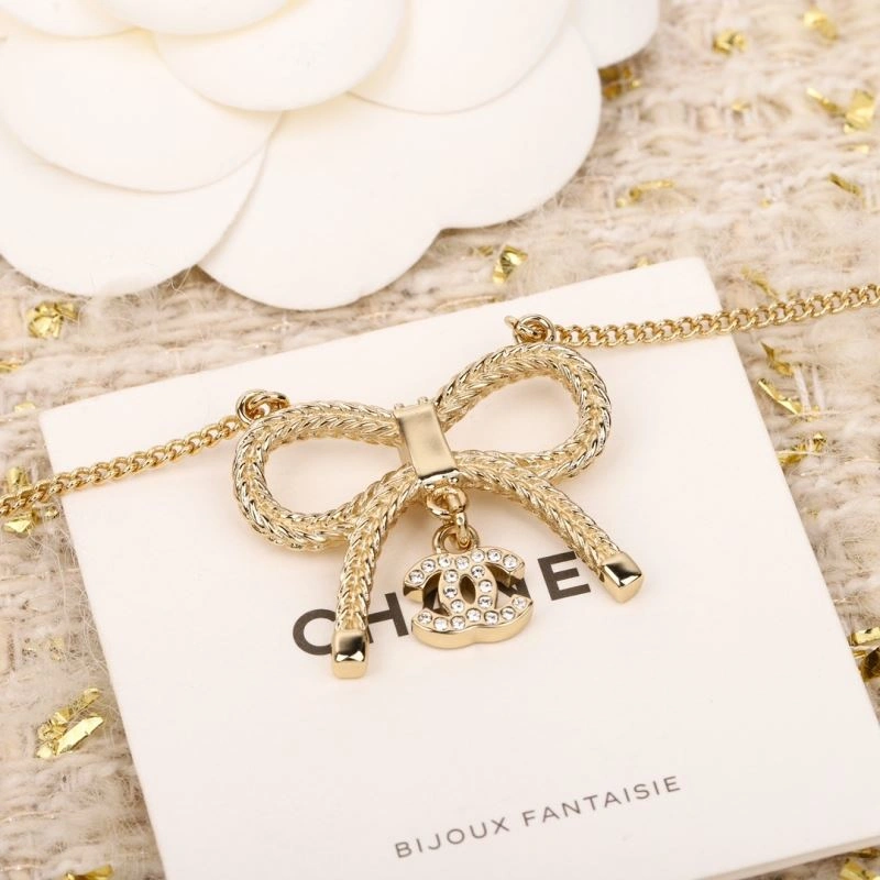 Trendsetting Chanel Necklaces 226852