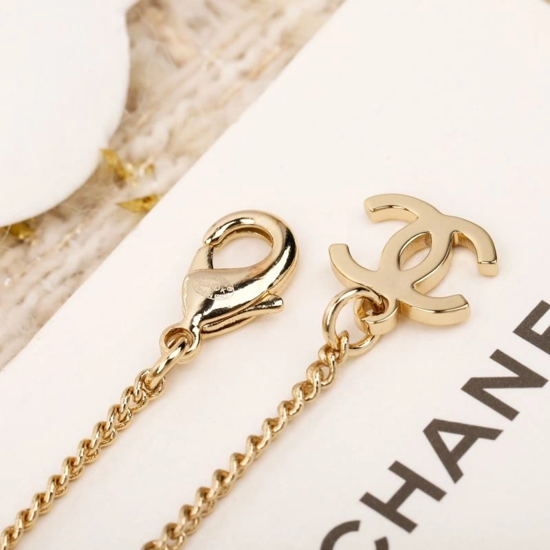 Trendsetting Chanel Necklaces 226852