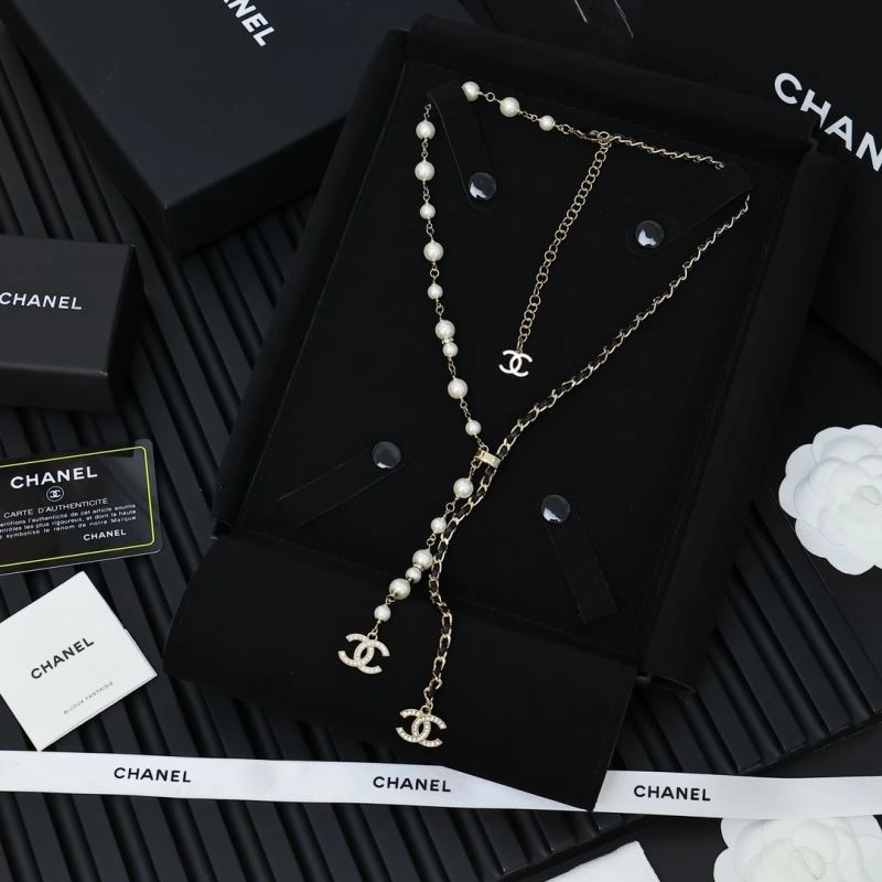 Elegant Chanel Necklaces 226851