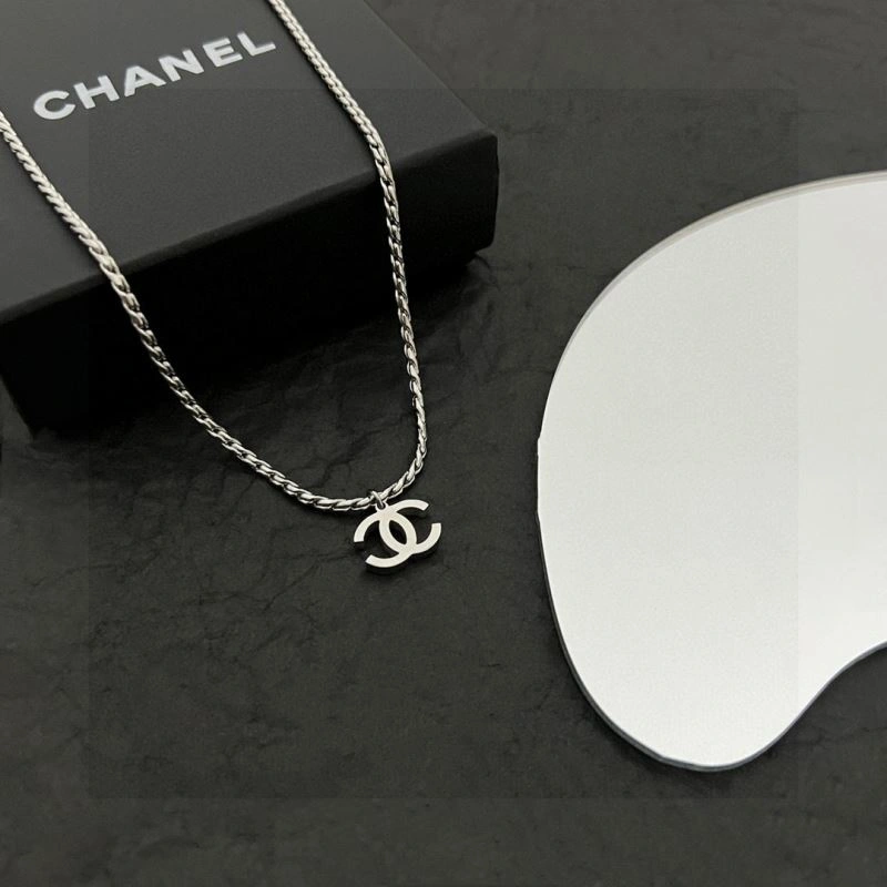 Sleek Chanel Necklaces 226810