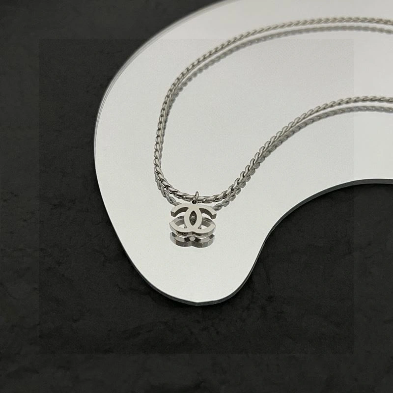 Sleek Chanel Necklaces 226810