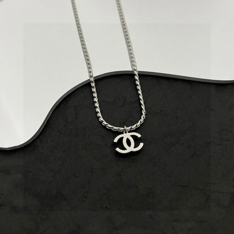 Sleek Chanel Necklaces 226810