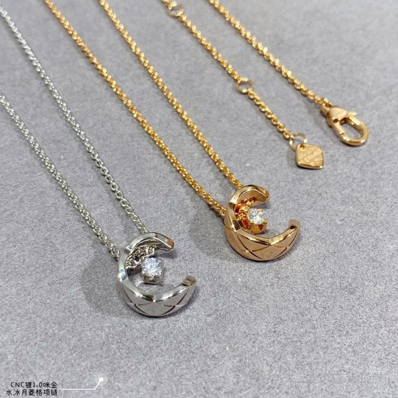 Chanel Necklaces Functional 226894