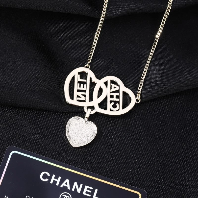 Effortless Chanel Necklaces 226802