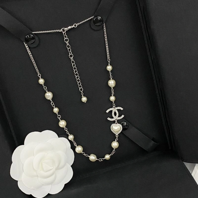 Contemporary Chanel Necklaces 226766