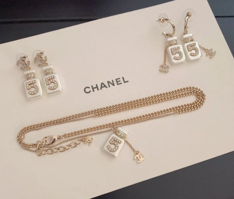 Chanel Necklaces Lightweight 226718