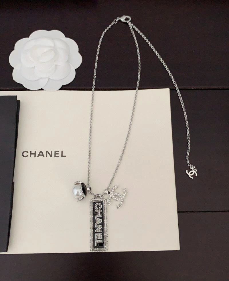 Chanel Necklaces ModernLook 226712