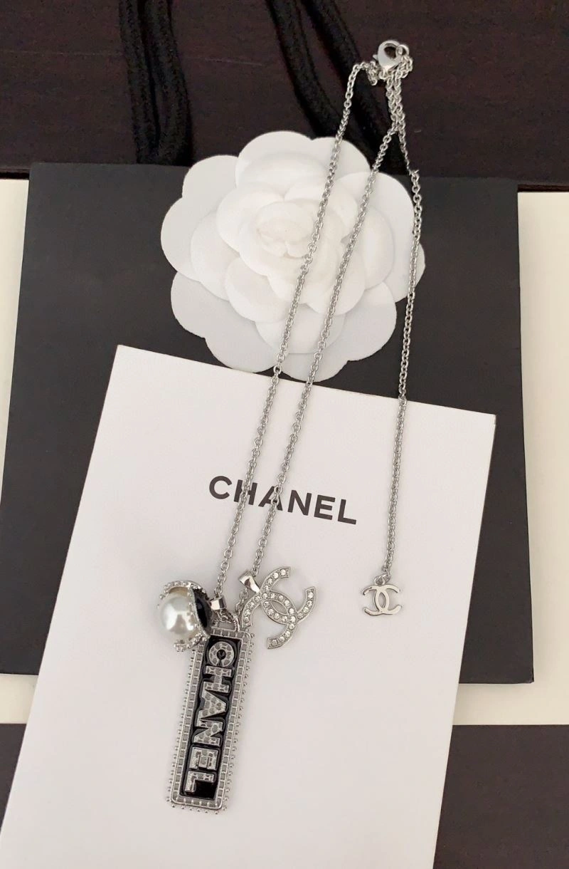 Chanel Necklaces ModernLook 226712