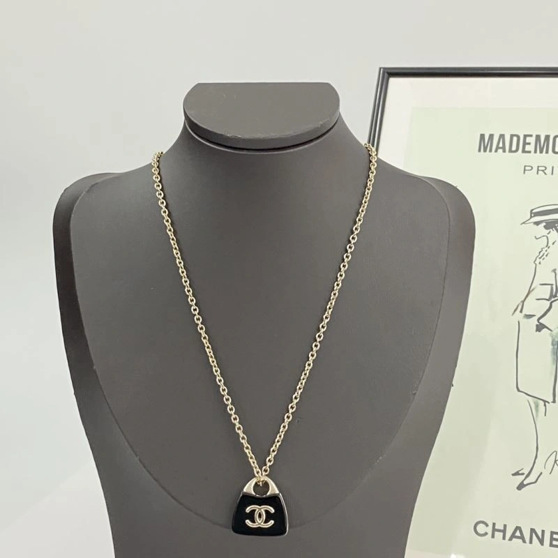 Casual Chanel Necklaces 226687