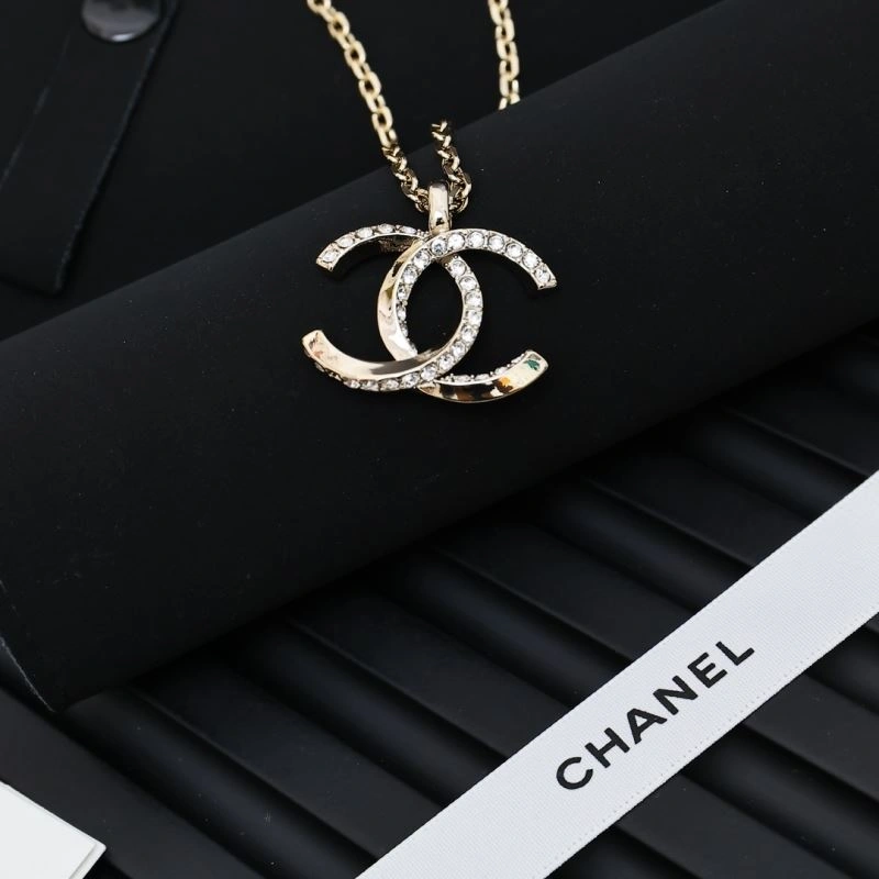 Contemporary Chanel Necklaces 226624