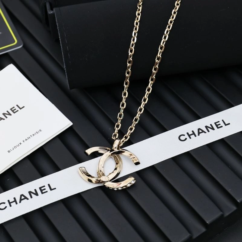 Contemporary Chanel Necklaces 226624