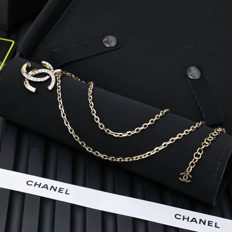 Contemporary Chanel Necklaces 226624