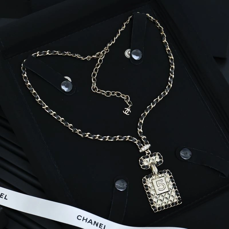 Chanel Necklaces Snug 226614