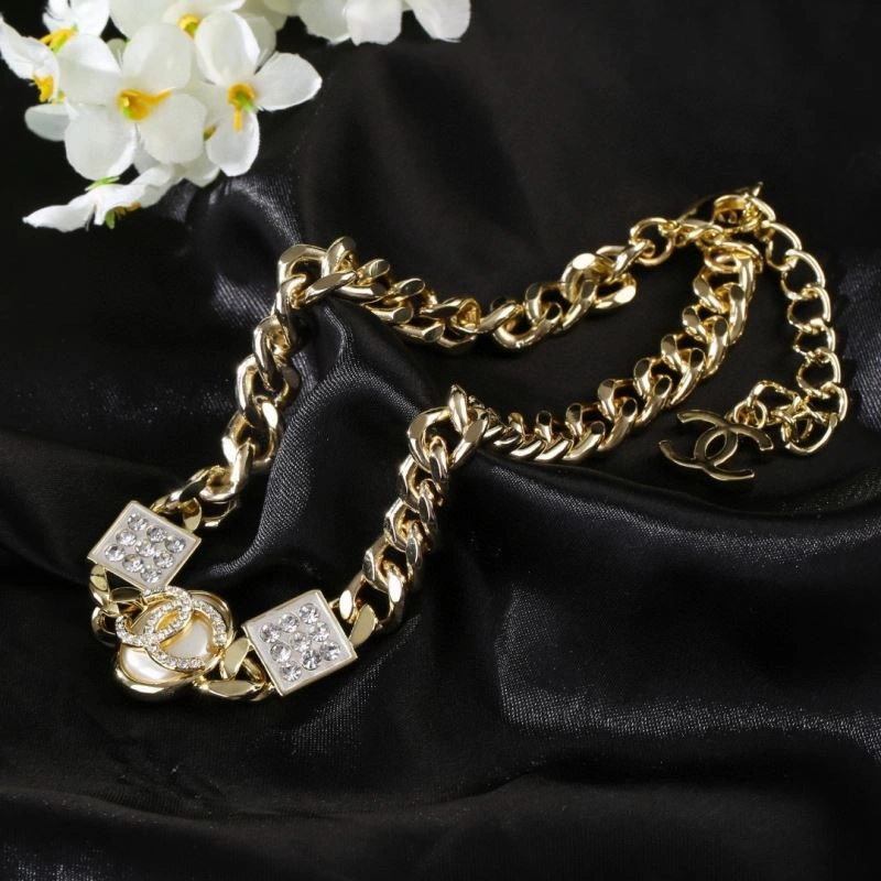 Chanel Necklaces Supportive 226605