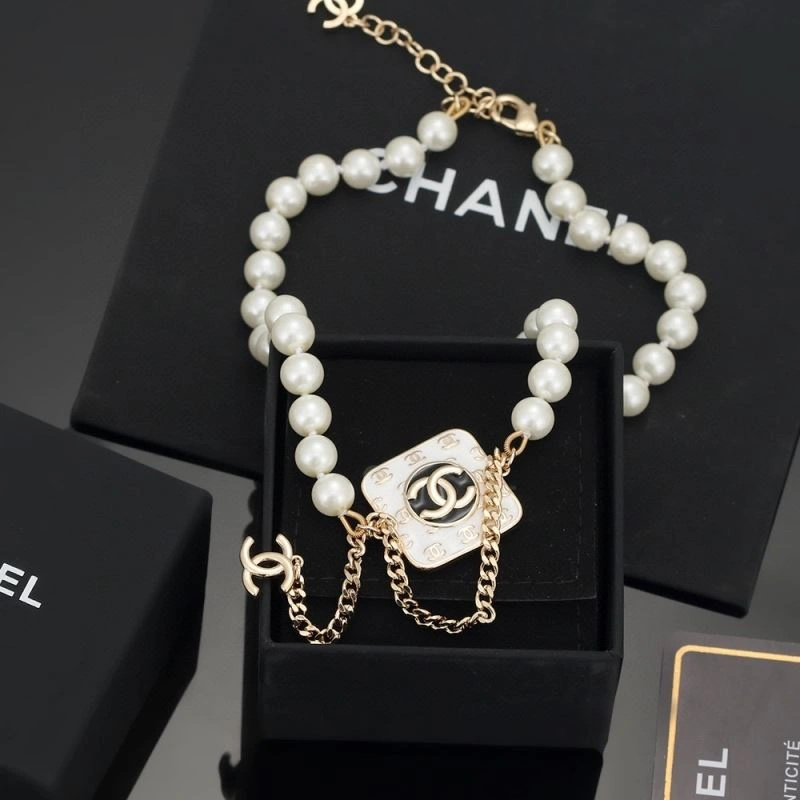 Supportive Chanel Necklaces 226576