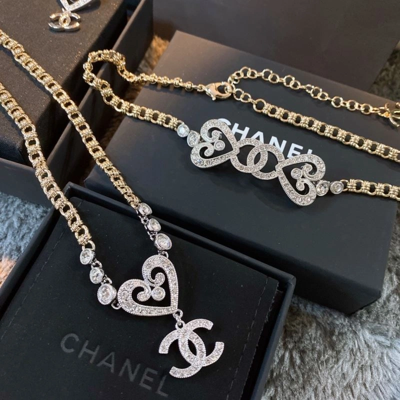 Chanel Necklaces Bright 226556