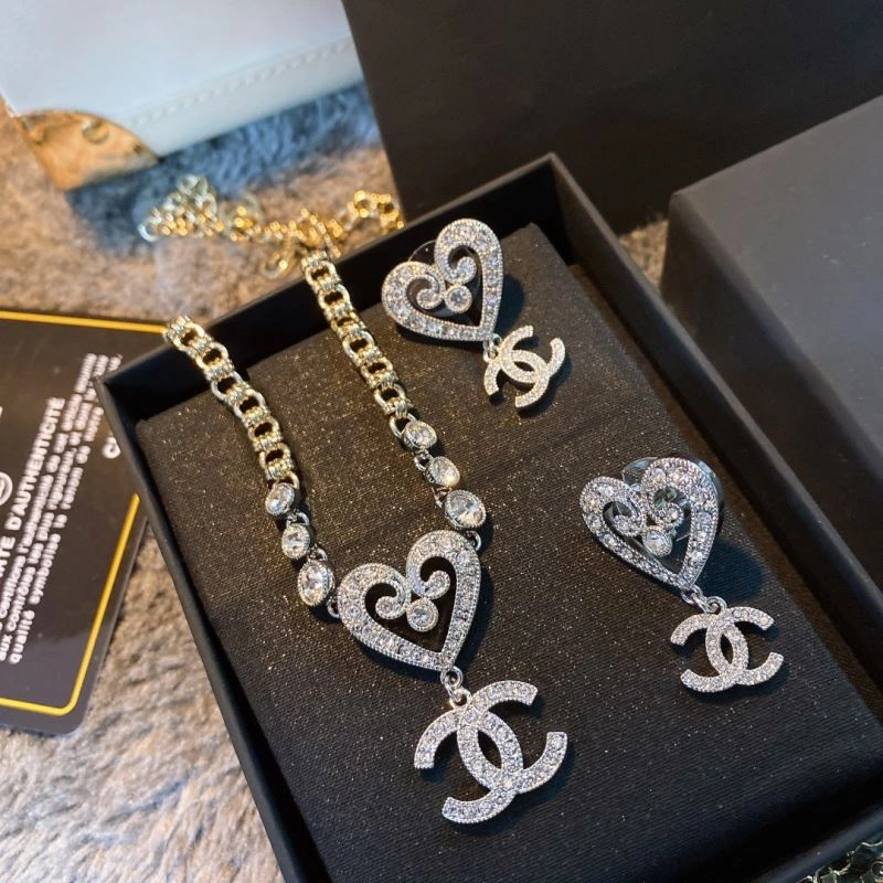 Chanel Necklaces Bright 226556