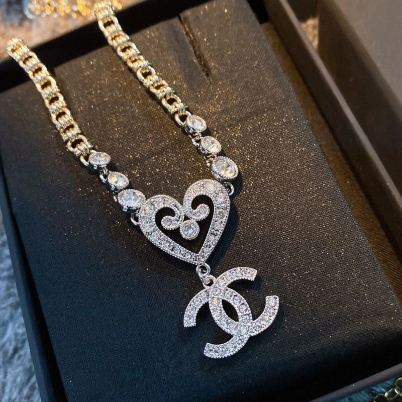 Chanel Necklaces Bright 226556