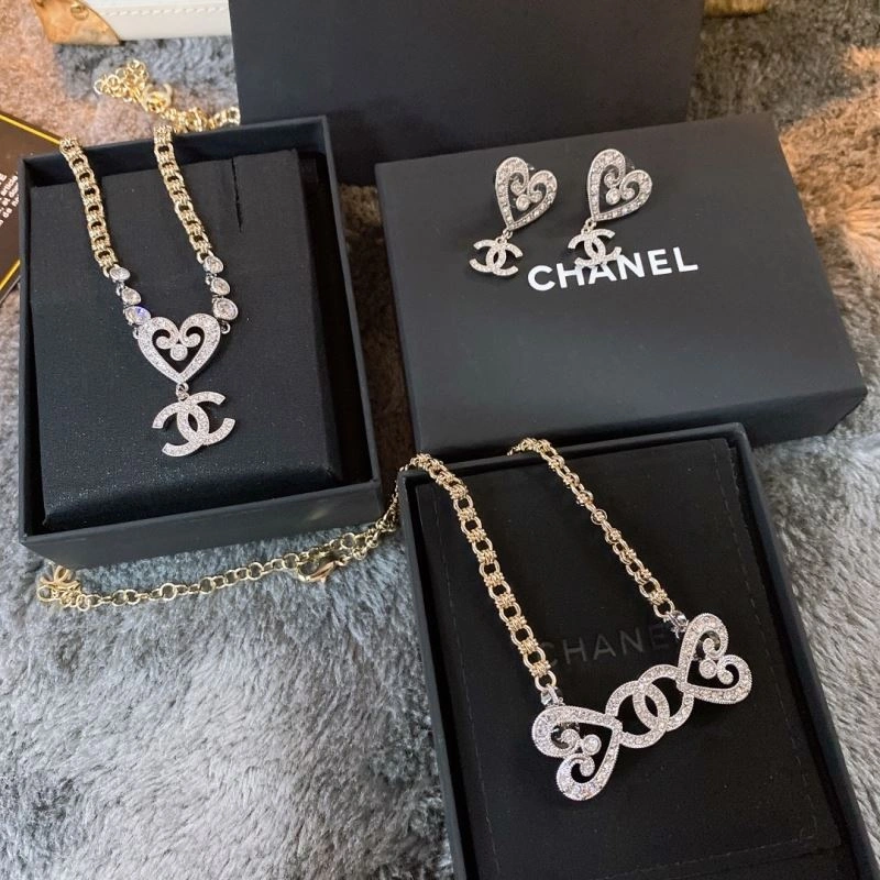 Chanel Necklaces Bright 226556