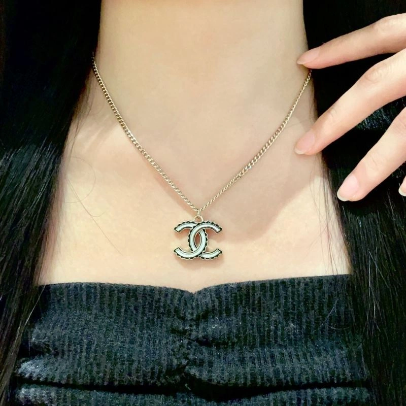 Chanel Necklaces Breathable 226560