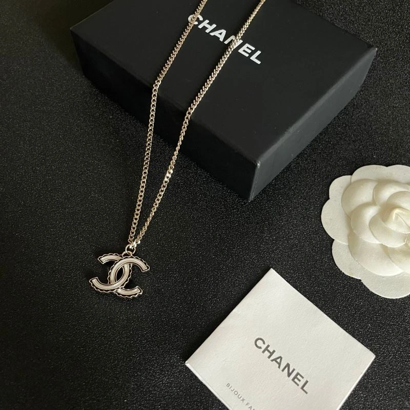 Chanel Necklaces Breathable 226560