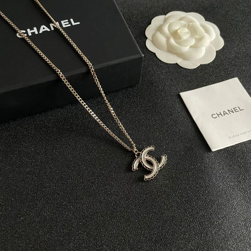 Chanel Necklaces Breathable 226560