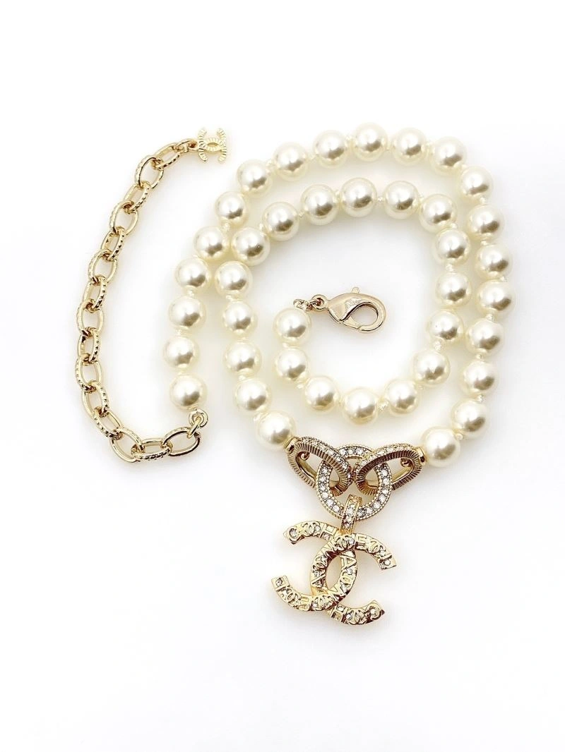 Snug Chanel Necklaces 226527