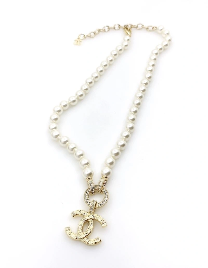 Snug Chanel Necklaces 226527