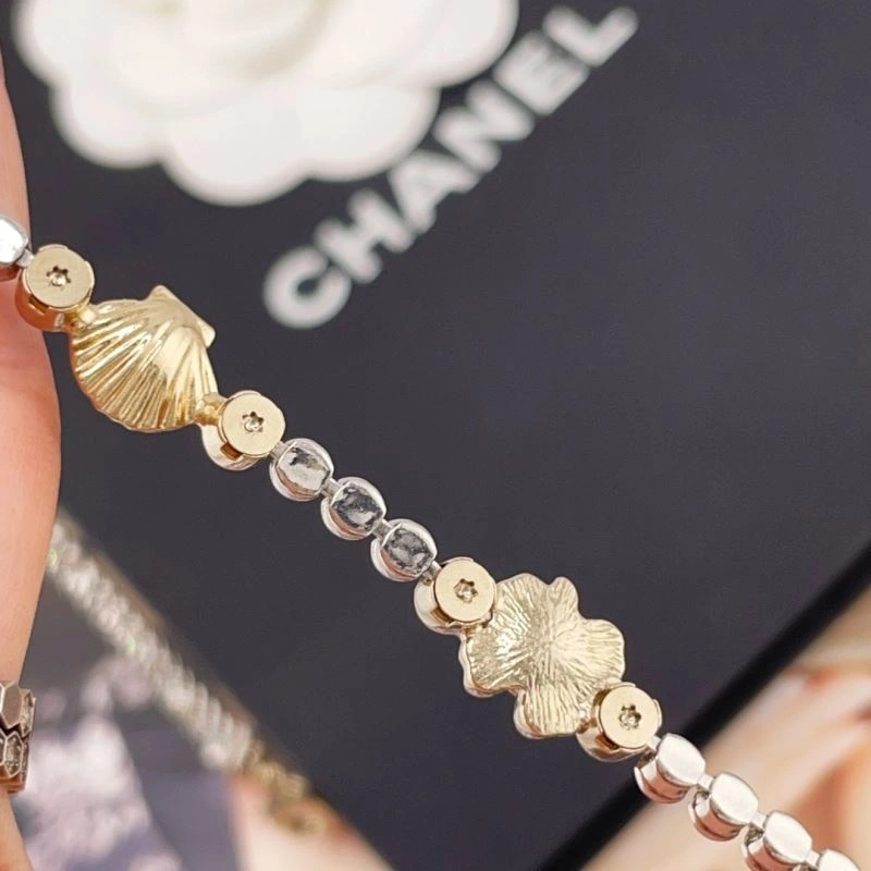 Bold Chanel Necklaces 226510