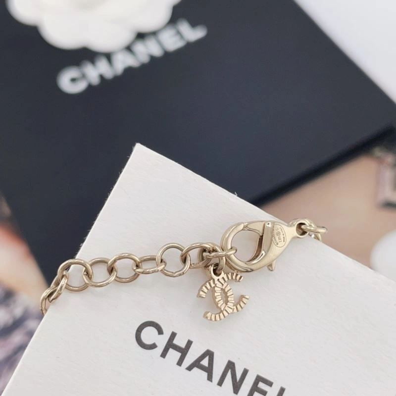 Bold Chanel Necklaces 226510