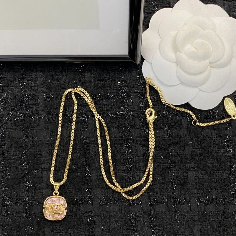 Trendy Chanel Necklaces 226497