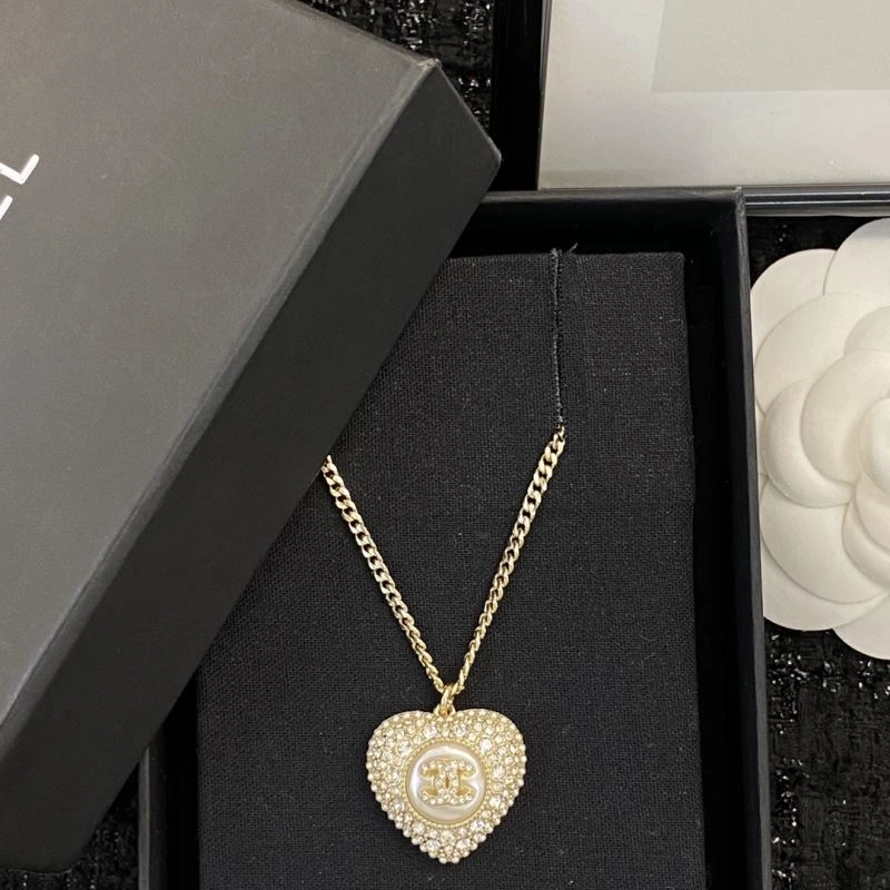 Sustainable Chanel Necklaces 226485