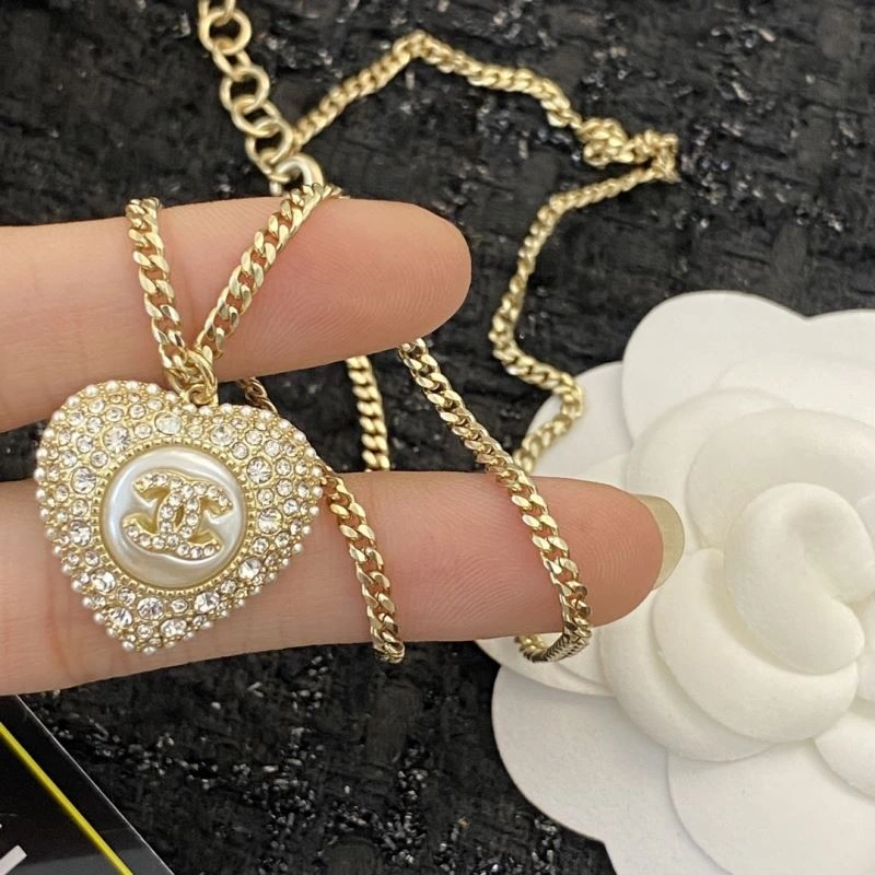 Sustainable Chanel Necklaces 226485