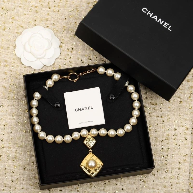 Chic Chanel Necklaces 225884