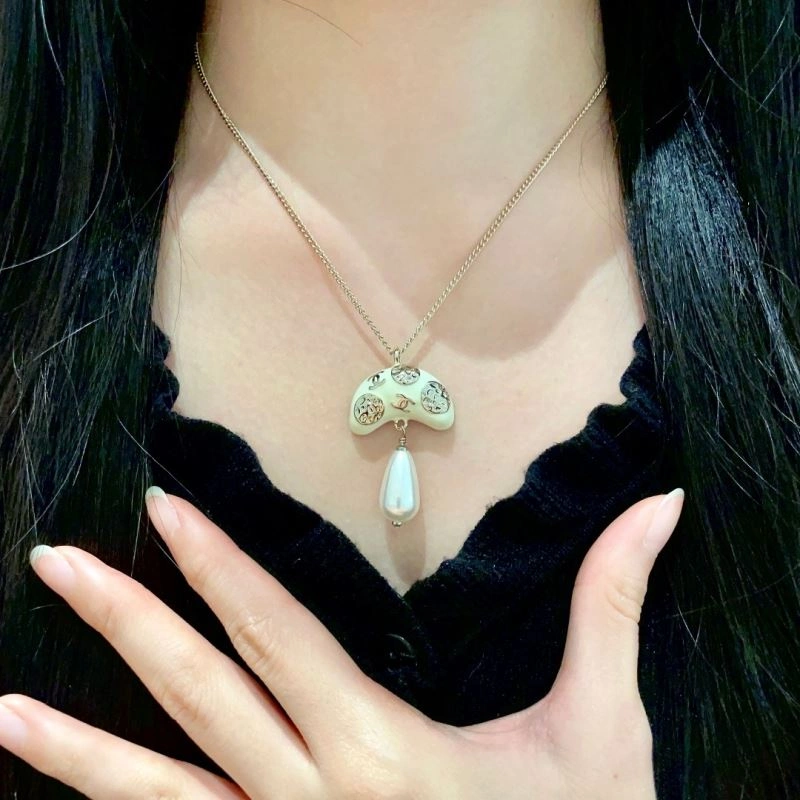Chanel Necklaces Cozy 225854