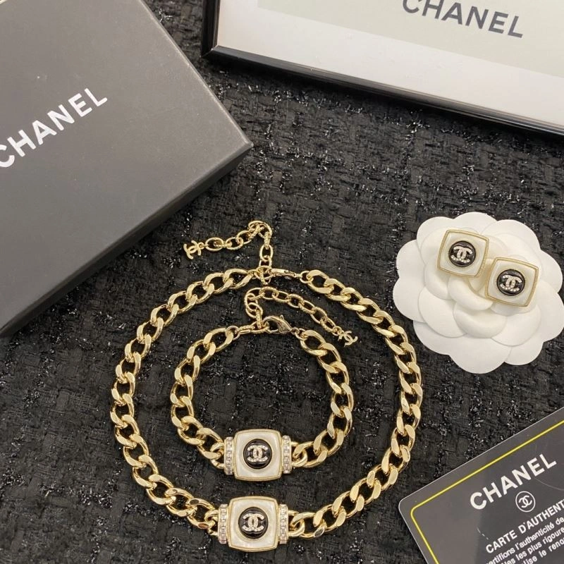 Packable Chanel Necklaces 225825