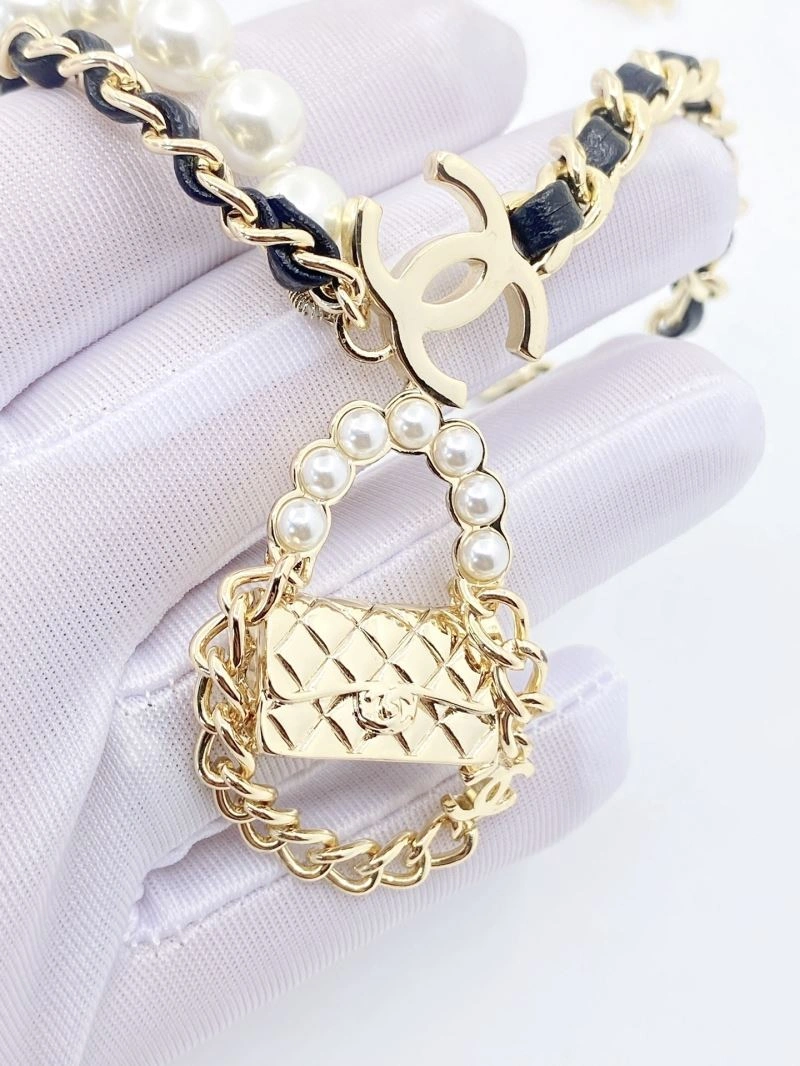 Contemporary Chanel Necklaces 225817