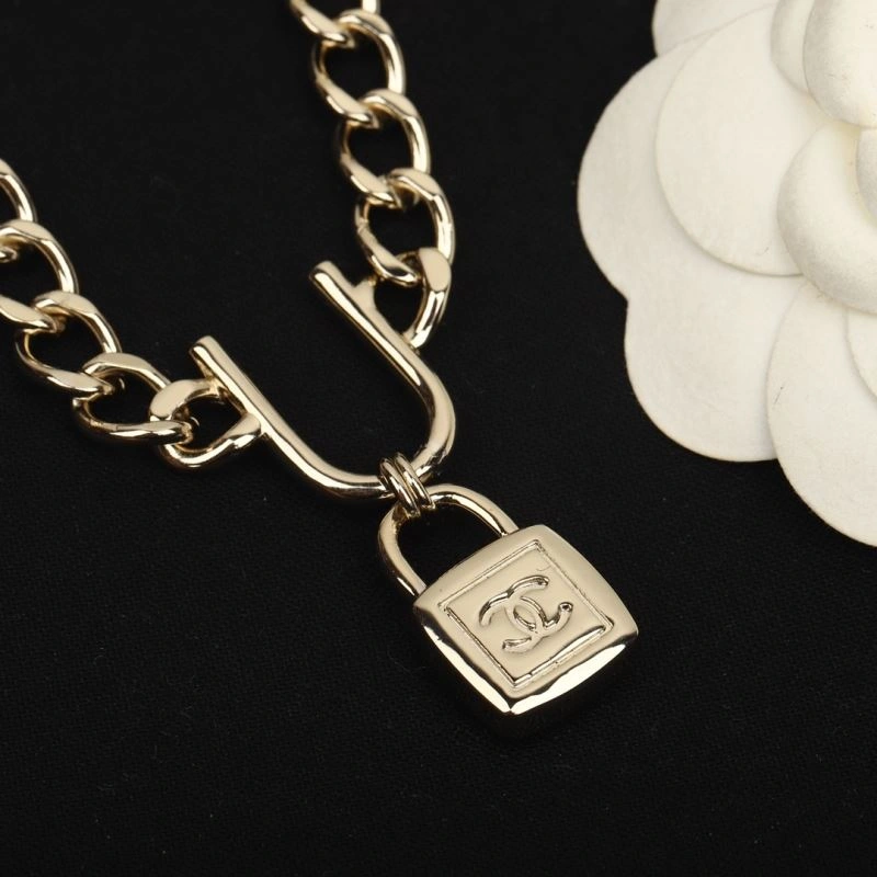 Chanel Necklaces Youthful 225814
