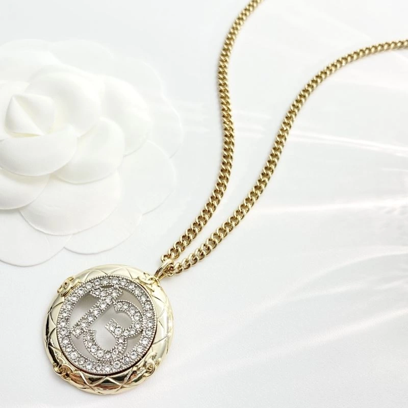 FashionForward Chanel Necklaces 225863