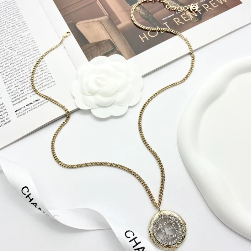 FashionForward Chanel Necklaces 225863