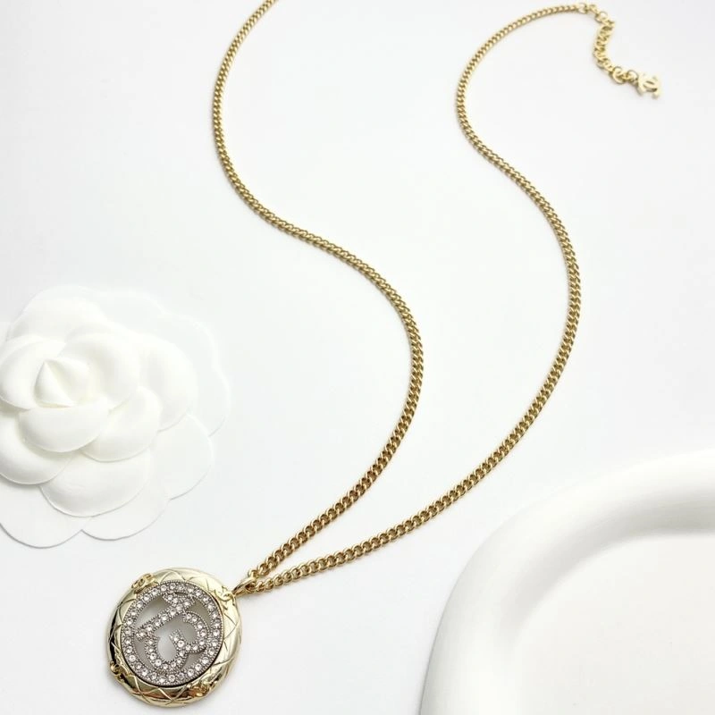 FashionForward Chanel Necklaces 225863