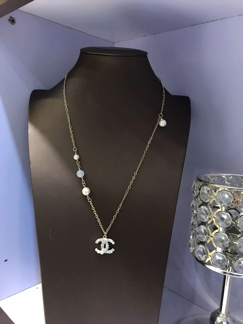 Effortless Chanel Necklaces 225806