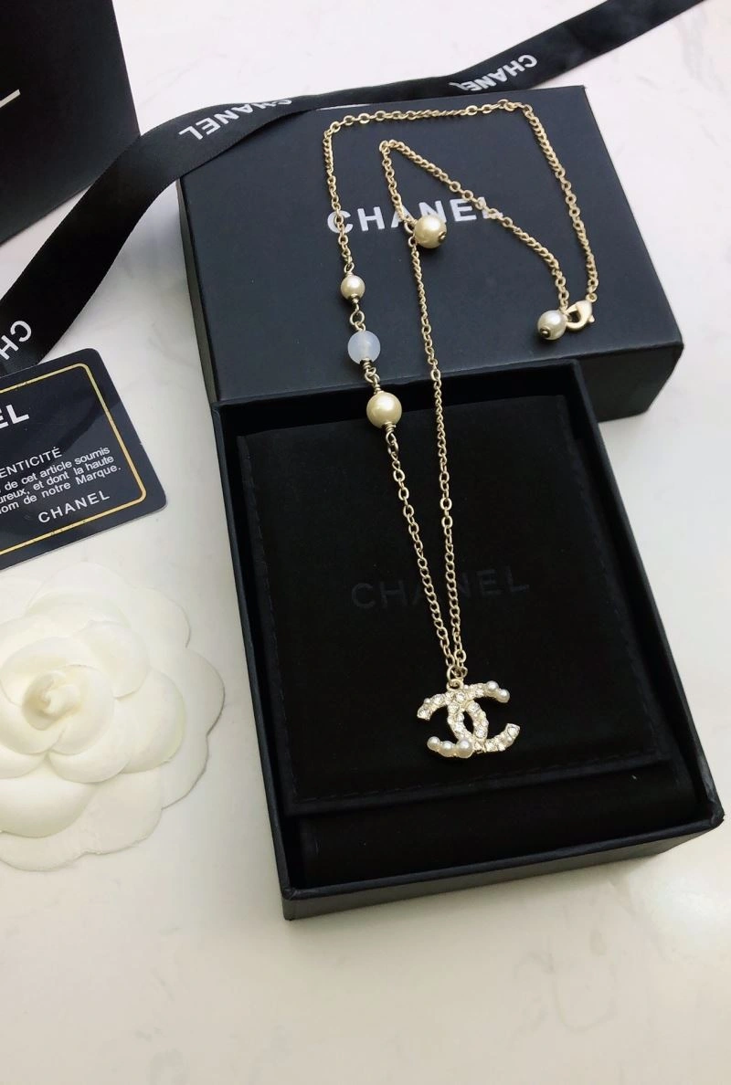 Effortless Chanel Necklaces 225806